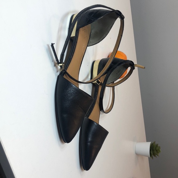 Black flats with small ankle buckle - Picture 2 of 3